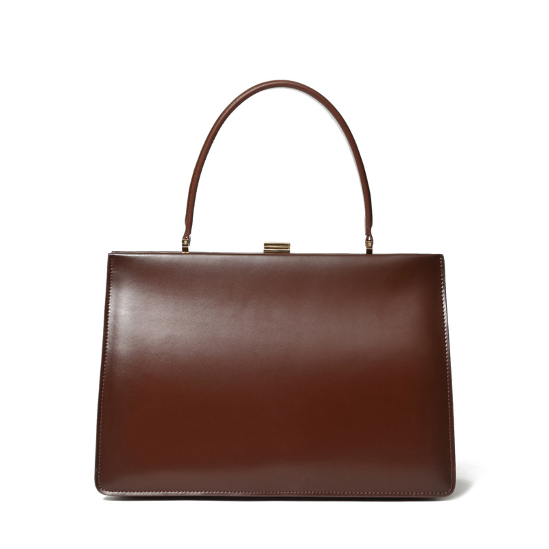 Women’s fashion outing bag