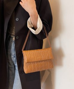 Women’s Fashion Pearl Clutch
