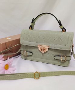 Fashionable large-capacity outing bag