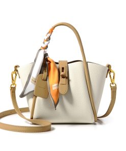 Fashionable large-capacity outing bag