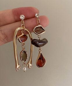 Love model earrings