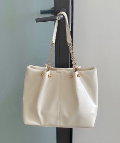 Women’s fashion outing bag
