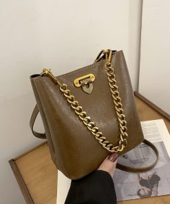 Women’s fashion outing bag