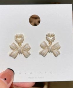 New style pearl earrings for women, classic temperament, light luxury, square zirconium diamond letter ear hook earrings