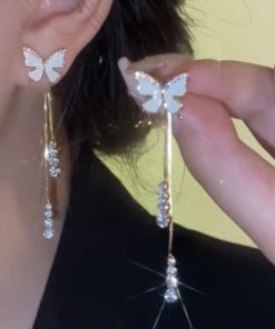 Letter logo earring 1