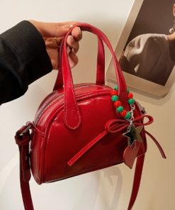 Women’s fashion outing bag