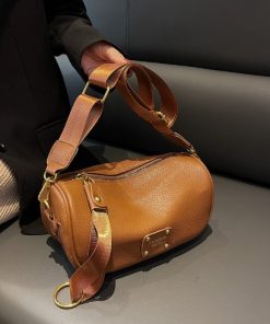 Women’s Fashion Pearl Clutch
