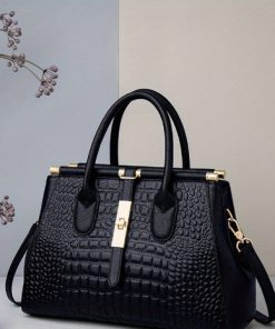 Women’s fashion outing bag